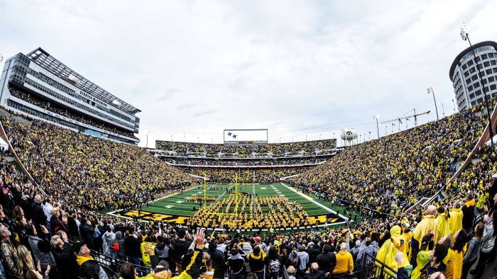 kinnick-stadium-iowa-cfp-trap-games